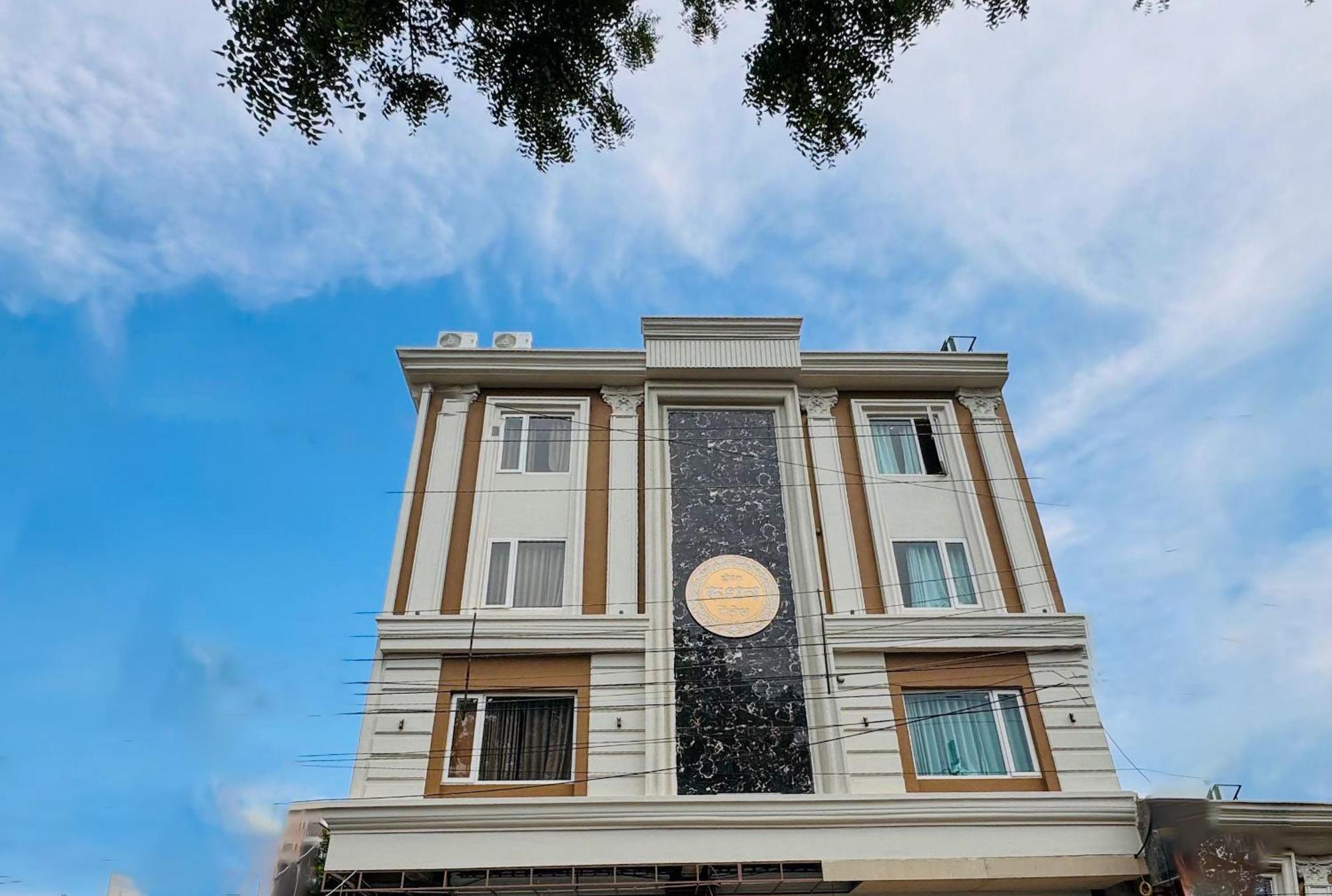 Hotel Rudhav Palace อุจเจน ภายนอก รูปภาพ