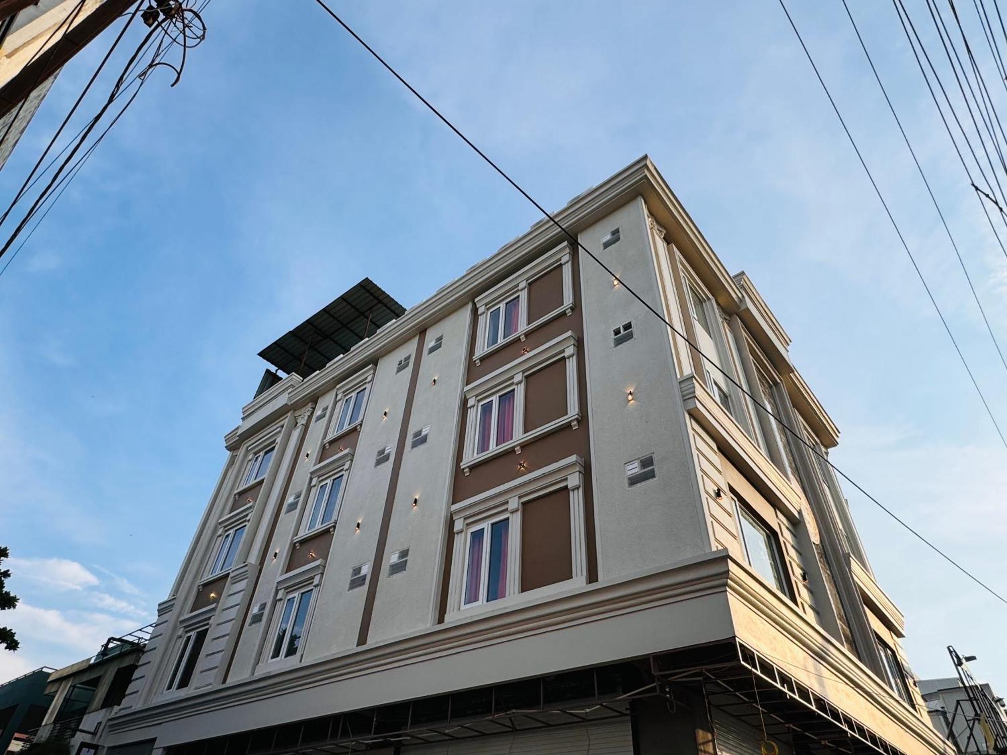 Hotel Rudhav Palace อุจเจน ภายนอก รูปภาพ